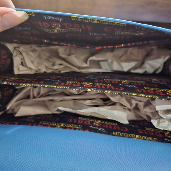 NWT Exclusive Loungefly Disney Chip ‘n Dale Rescue Rangers Logo Crossbody Bag - Picture 5 of 7